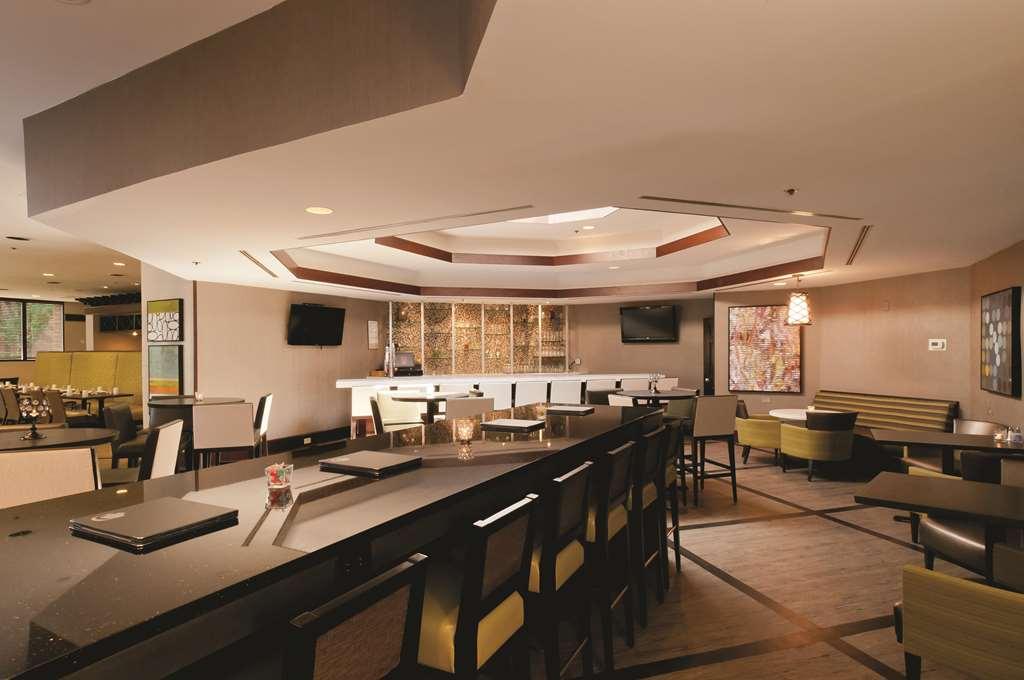 Doubletree Suites By Hilton Charlotte/Southpark Restaurant billede