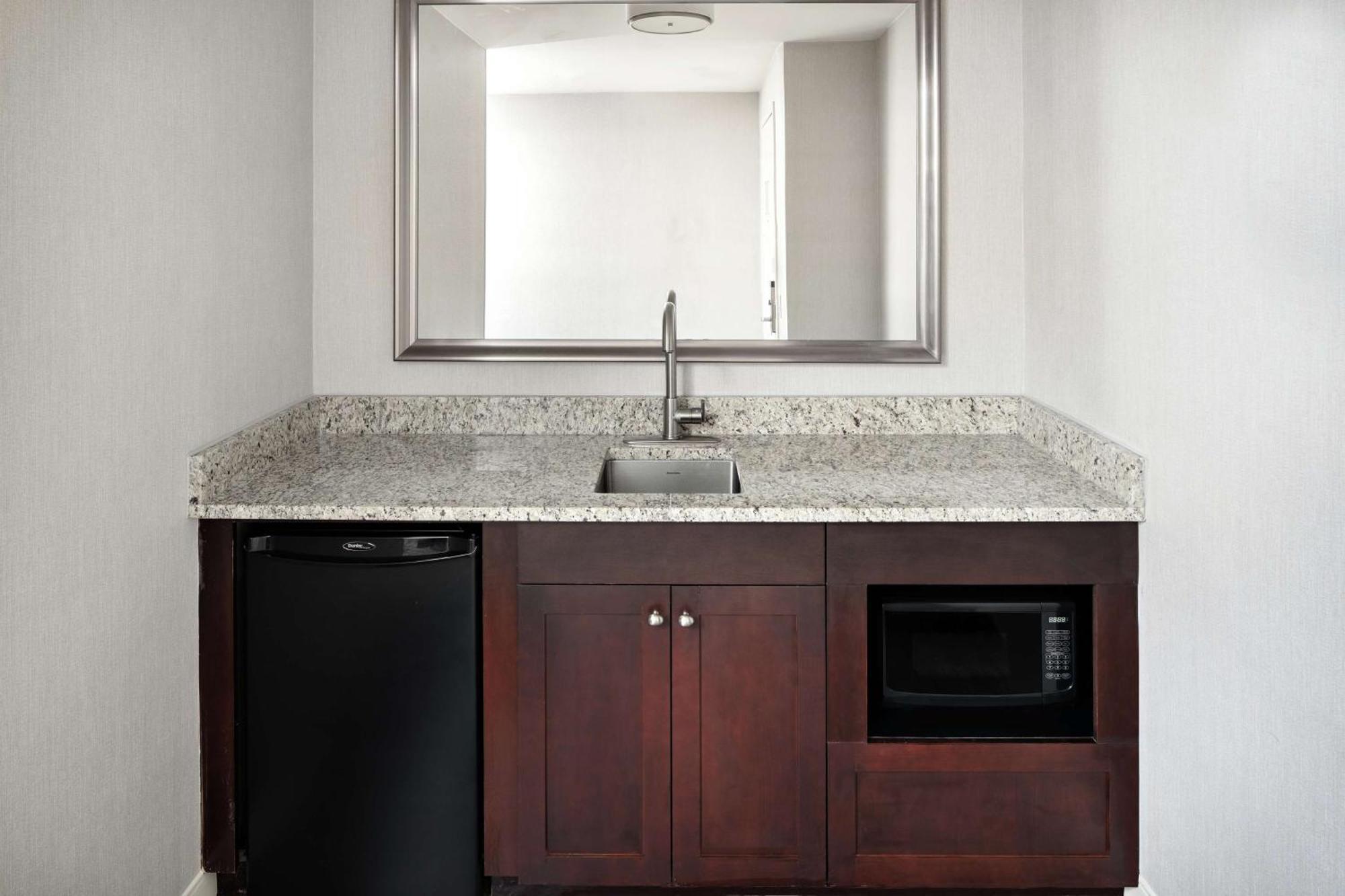Doubletree Suites By Hilton Charlotte/Southpark Eksteriør billede
